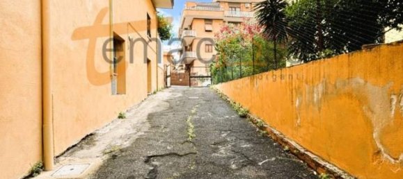  مرآب في Rome, Italy 13متر مربع رقم 34742 7