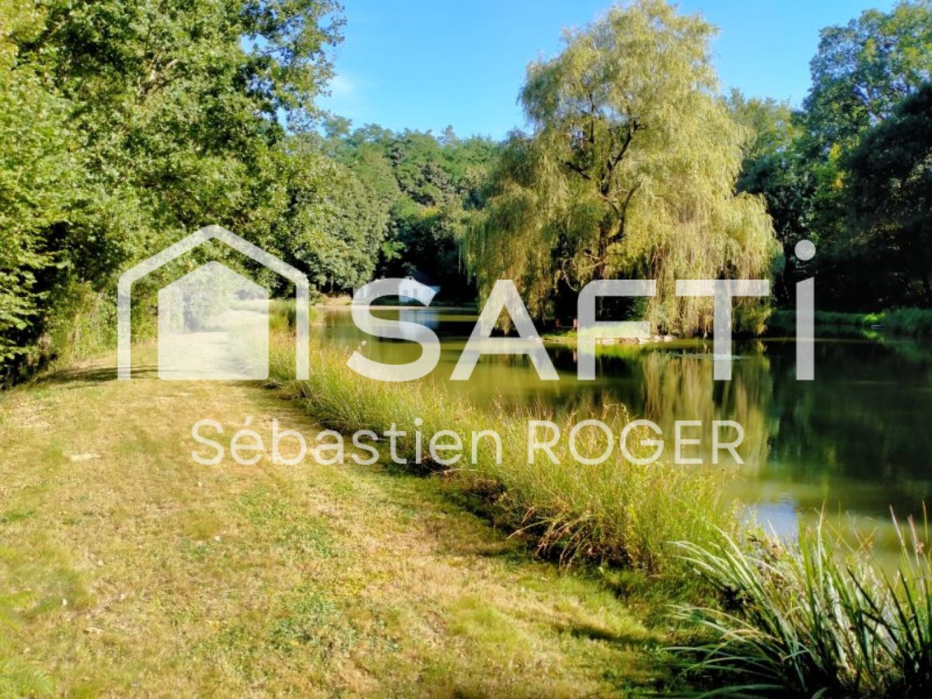 Terreno em Mayenne, France 8565 m² N.º 320027