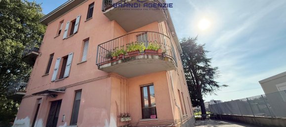 2 rooms Apartment in Parma, Italy No. 18326 8