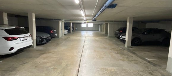 موقف سيارات في Neu-Ulm, Germany رقم 29241 2