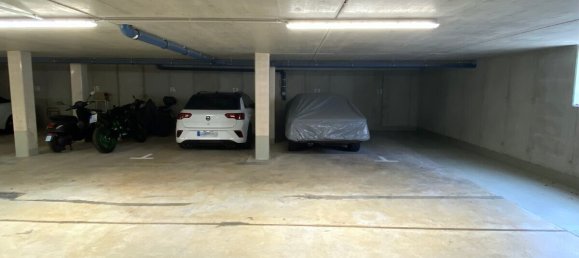 موقف سيارات في Neu-Ulm, Germany رقم 29241 3