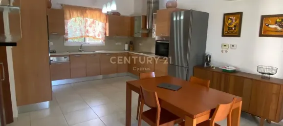 3 bedrooms Villa in Agios Tychonas, Cyprus No. 5607 16