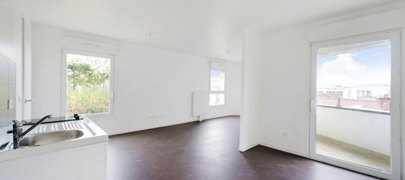 Estudio en Romainville, France No. 286595 4