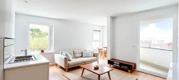 Estudio en Romainville, France No. 286595 2