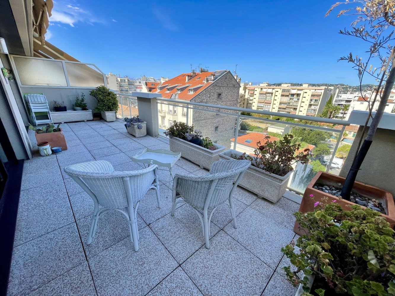 2 bedrooms Apartment in Antibes, France No. 293041