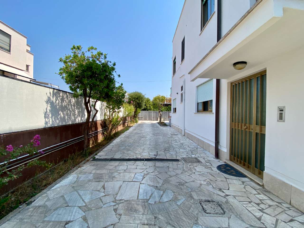 6 rooms Apartment in Sabaudia, Italy No. 362967