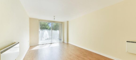 2 bedrooms Apartment in Feltham, United Kingdom No. 9854 6