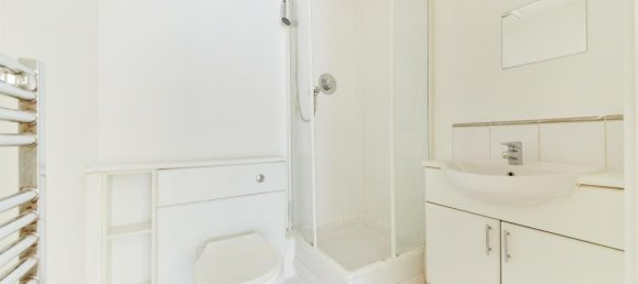 2 bedrooms Apartment in Feltham, United Kingdom No. 9854 4