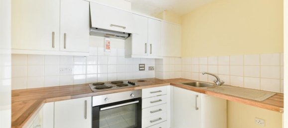 2 bedrooms Apartment in Feltham, United Kingdom No. 9854 7