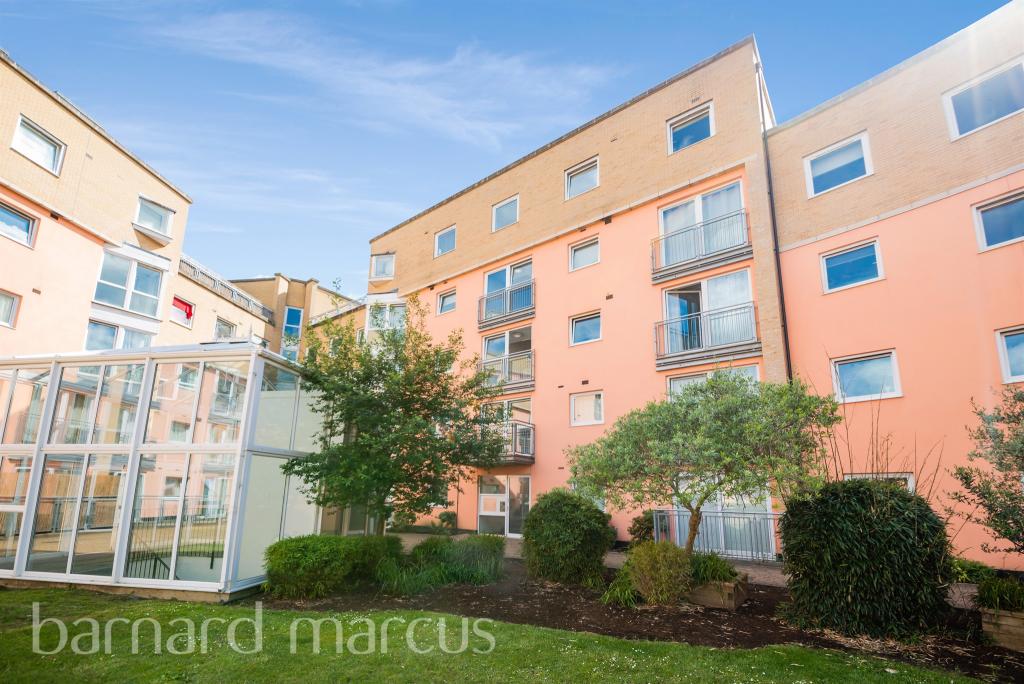 2 bedrooms Apartment in Feltham, United Kingdom No. 9854