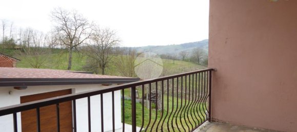 4 bedrooms House in Stradella, Italy No. 129481 19