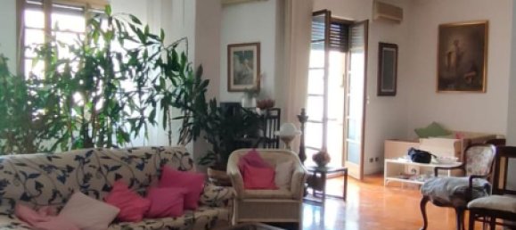 8 rooms Apartment in Savona, Italy No. 161658 11