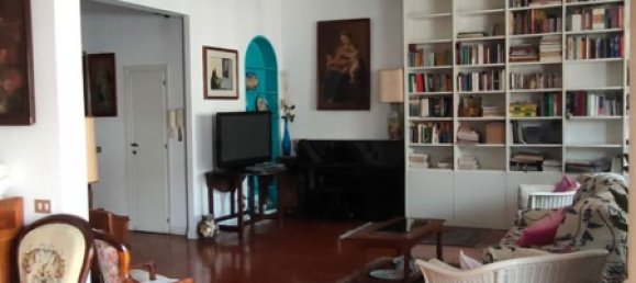 8 rooms Apartment in Savona, Italy No. 161658 2