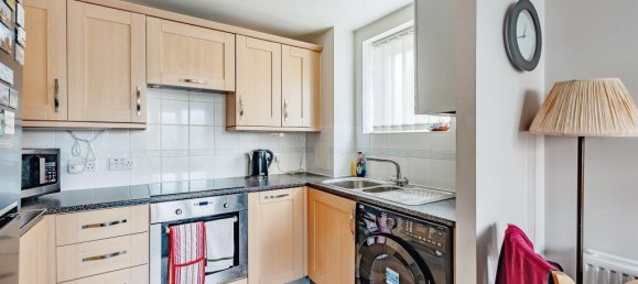 2 bedrooms Apartment in Crawley, United Kingdom No. 6288 5