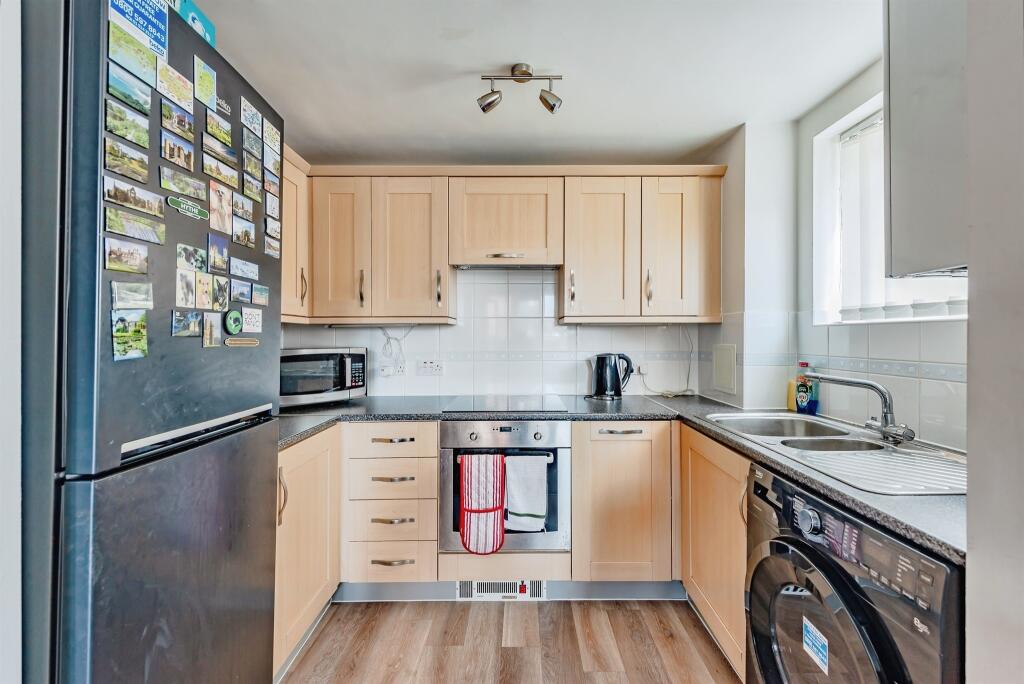 2 bedrooms Apartment in Crawley, United Kingdom No. 6288