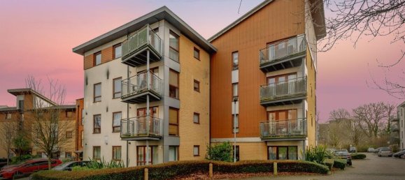 2 bedrooms Apartment in Crawley, United Kingdom No. 6288 4