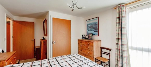 2 bedrooms Apartment in Crawley, United Kingdom No. 6288 9