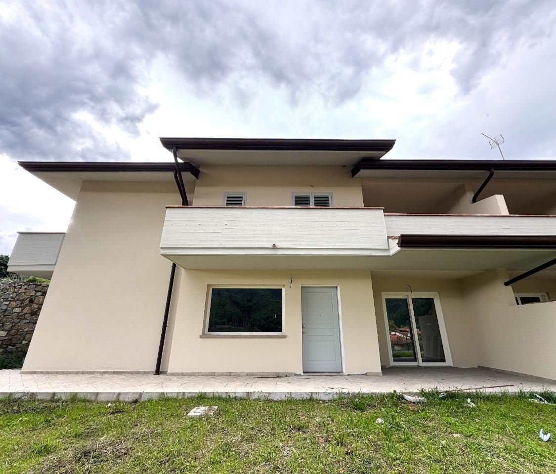 5 rooms House in Vernio, Italy No. 111088