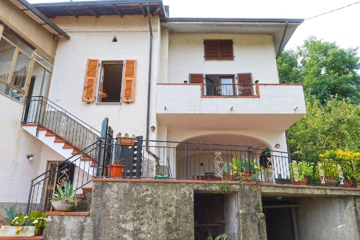 3 Schlafzimmer Haus in Mulazzo, Italy, Nr. 357110