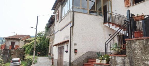 3 Schlafzimmer Haus in Mulazzo, Italy, Nr. 357110 5