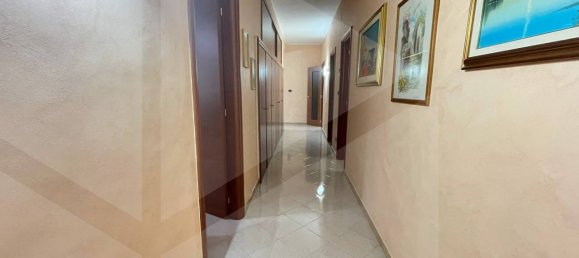 5-Zimmer Gewerbliche Immobilie in Bari, Italy, Nr. 23737 13