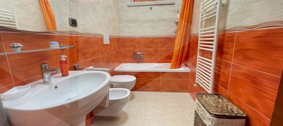 5-Zimmer Gewerbliche Immobilie in Bari, Italy, Nr. 23737 5