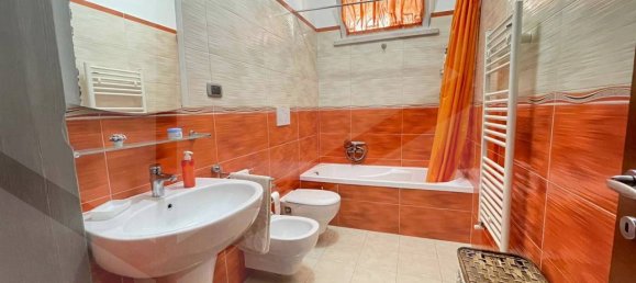 5-Zimmer Gewerbliche Immobilie in Bari, Italy, Nr. 23737 33