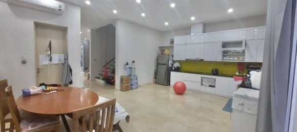 Villa de 4 dormitorios en Tay Ho, Vietnam No. 518 5