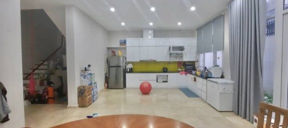 Villa de 4 dormitorios en Tay Ho, Vietnam No. 518 4