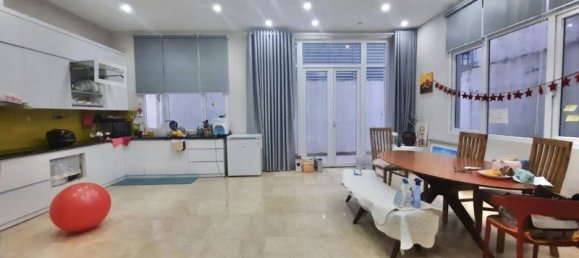 Villa de 4 dormitorios en Tay Ho, Vietnam No. 518 3