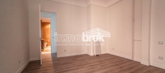 Apartamento T4 em Madrid, Spain N.º 77924 4