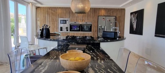 Villa de 5 dormitorios en Marbella, Spain No. 167466 18