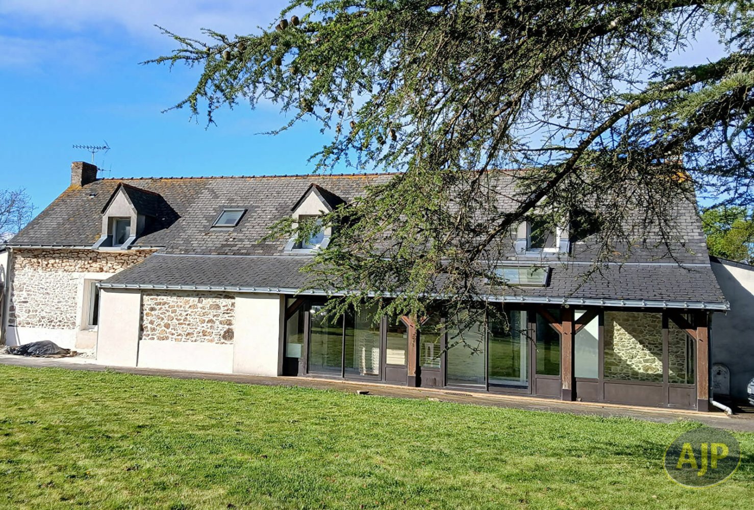 4 bedrooms House in Loire-Atlantique, France No. 299977