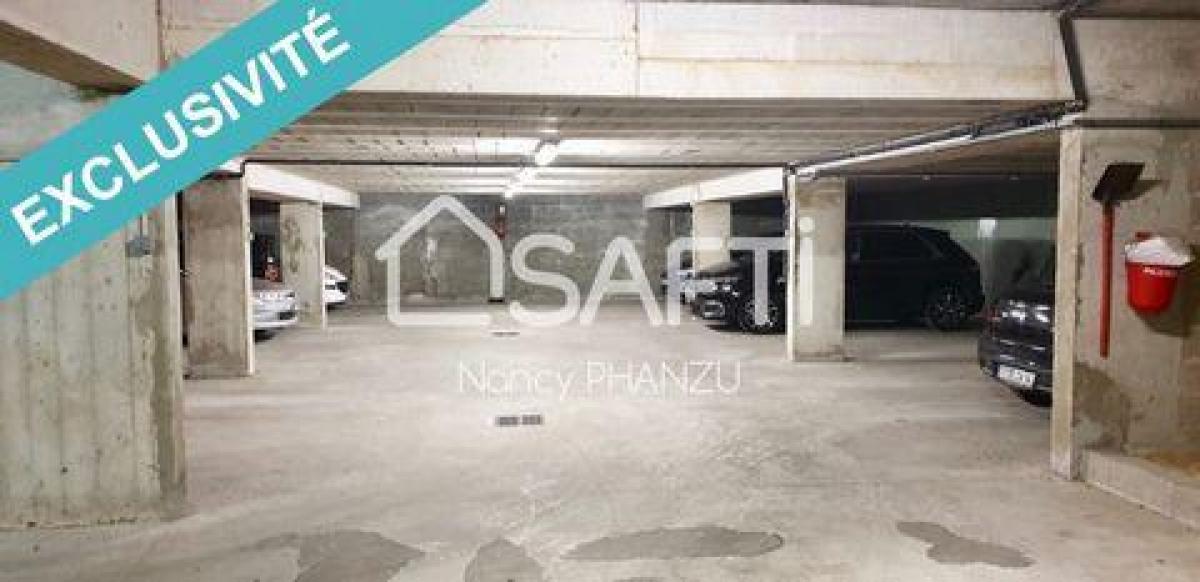 Laden in Villiers-sur-Marne, France, Nr. 20531