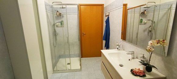 3 rooms Apartment in Urbania, Italy No. 17459 18