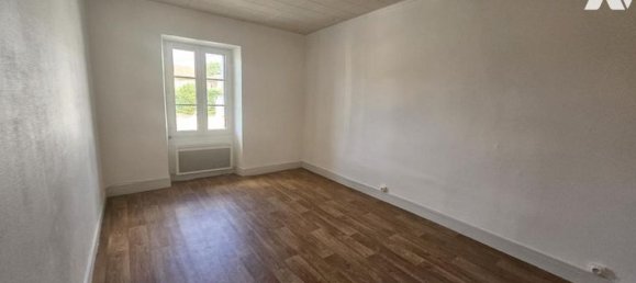 283m² Office in Vienne, France No. 315641 4