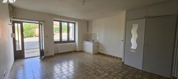 283m² Office in Vienne, France No. 315641 3