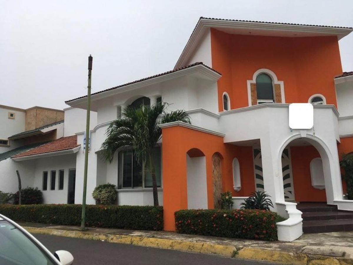 Casa de 4 dormitorios en Tabasco, Mexico No. 160443