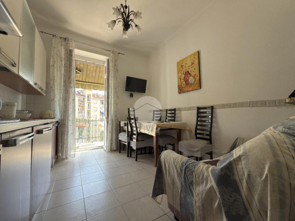 3 bedrooms Apartment in Turin, Italy No. 287101