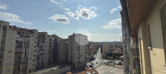 3 bedrooms Apartment in Turin, Italy No. 287101 3