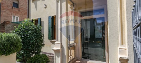 5 bedrooms Villa in Padua, Italy No. 363341 4