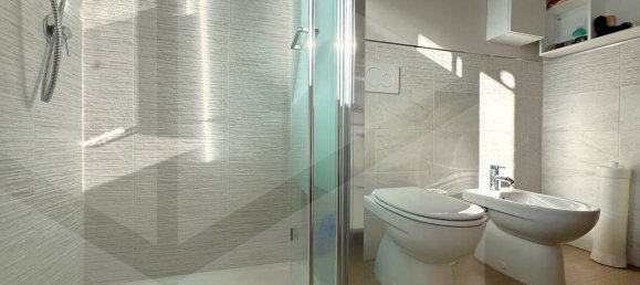 3-salle Appartement à Triggiano, Italy No. 29351 24