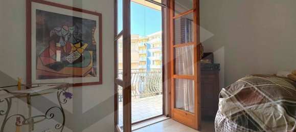 3-salle Appartement à Triggiano, Italy No. 29351 18