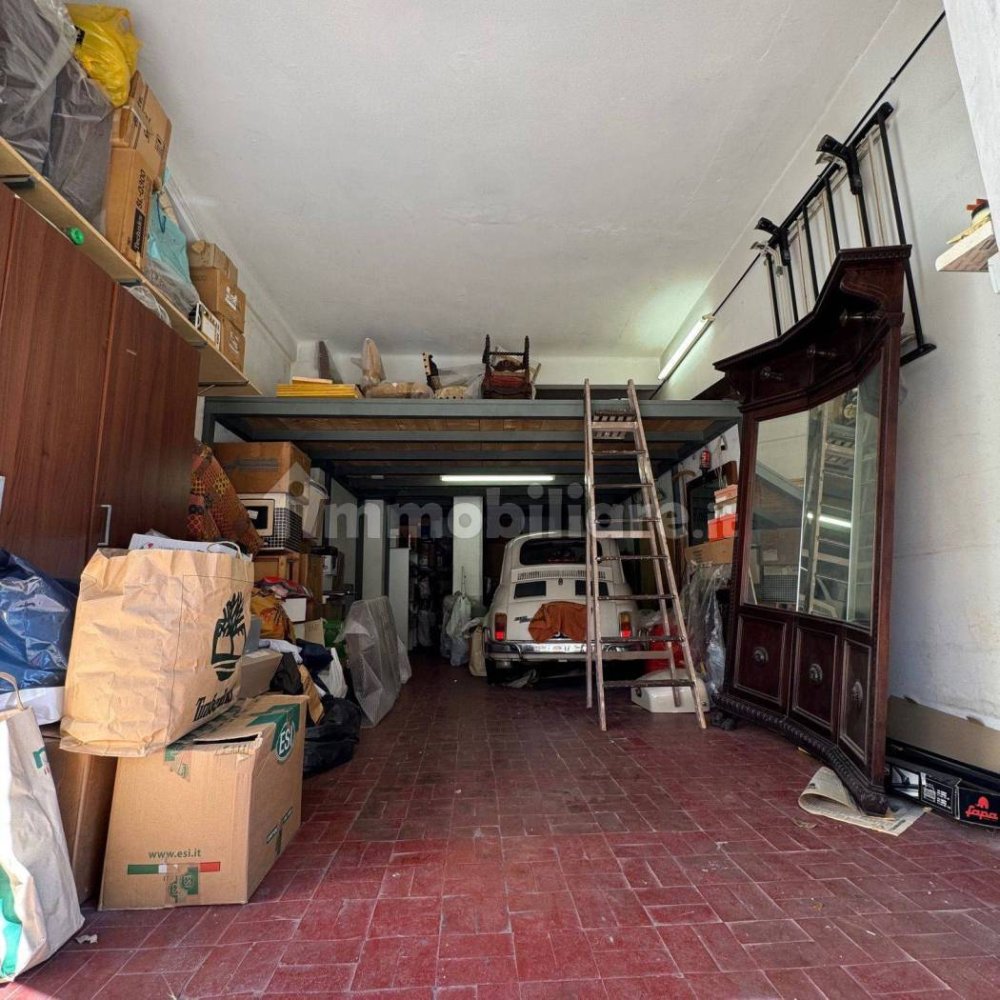 Garage in Genoa, Italy 33m², Nr. 355505