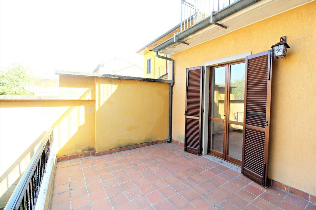 Дом с 4 спальнями в Чернуско суль Навильо, Италия № 114588