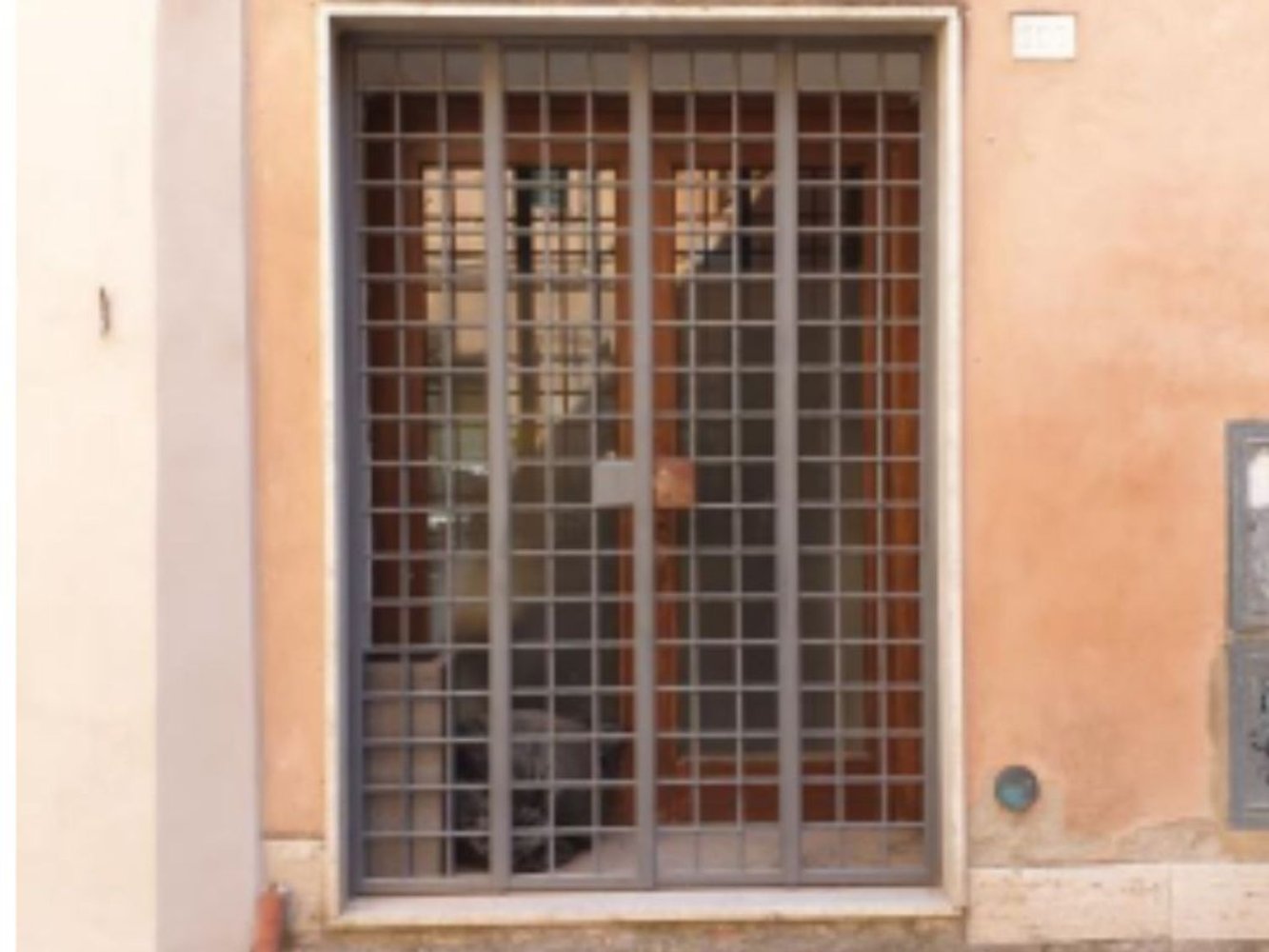 Gewerbliche Immobilie in Perugia, Italy 102m², Nr. 325168