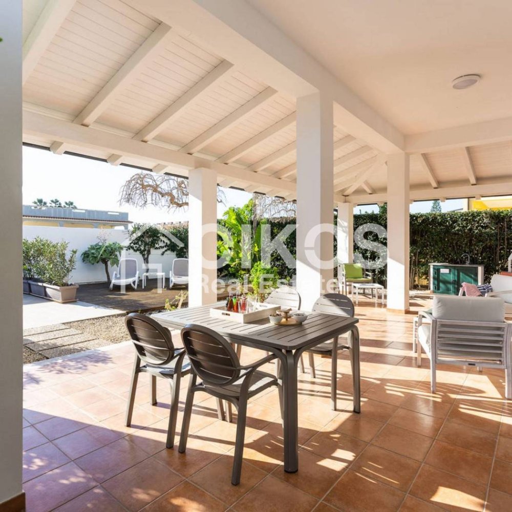 Вилла с 2 спальнями в Ното, Италия № 137603