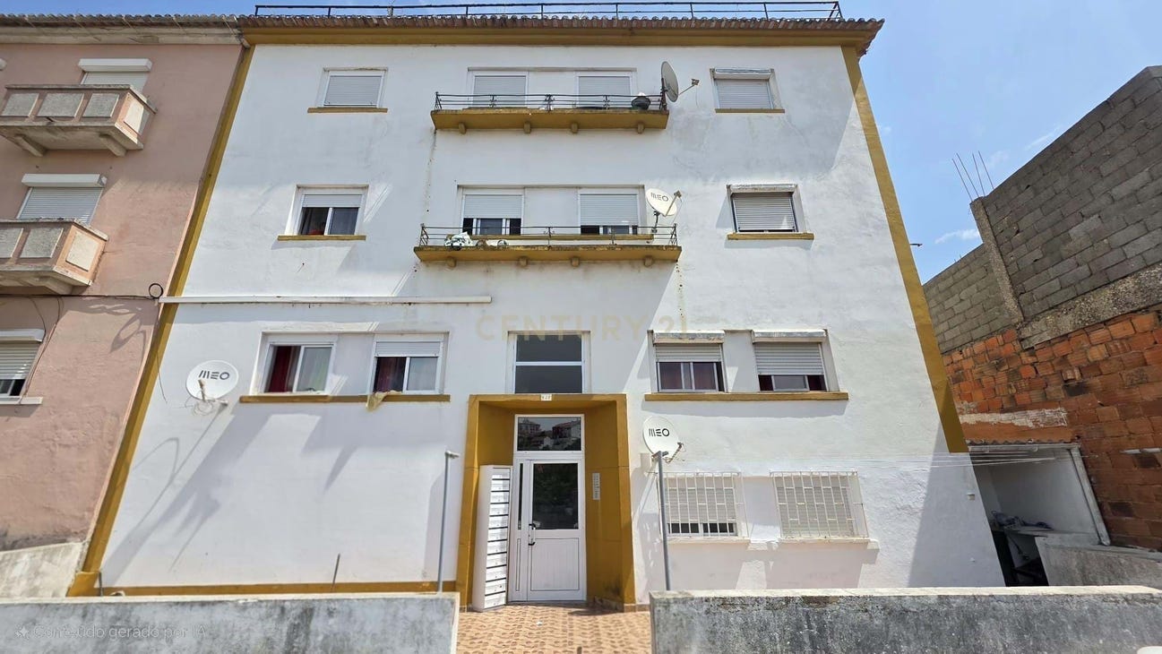 760m² Commercial property in Amadora, Portugal No. 268996