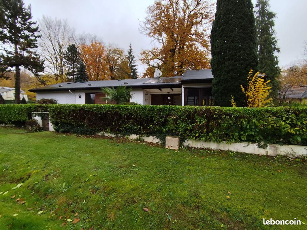 Casa de 3 dormitorios en Villers-sur-Coudun, France No. 160681