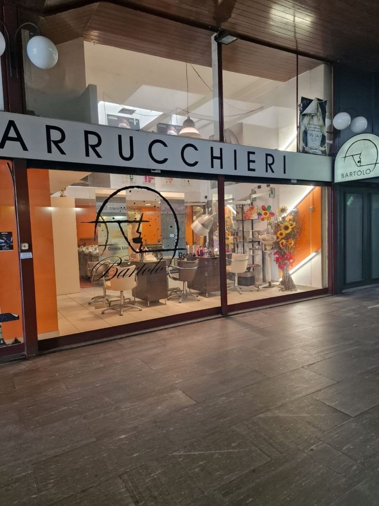 65m² Commercial property in Milan, Italy No. 361057